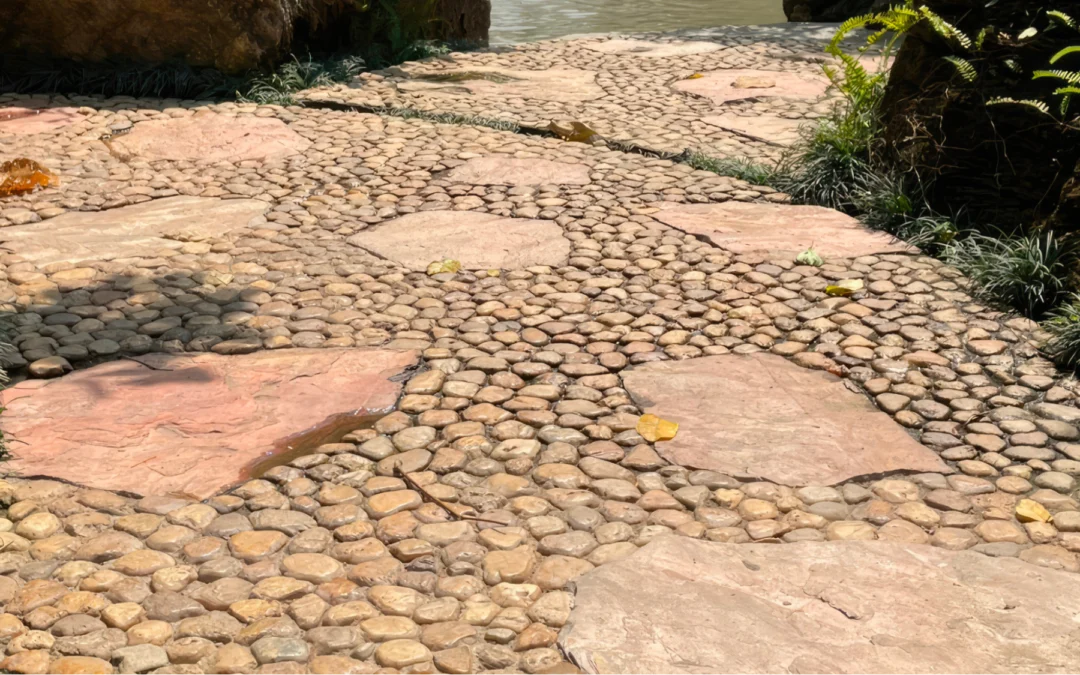 The Best Materials for Backyard Pathways and Walkways